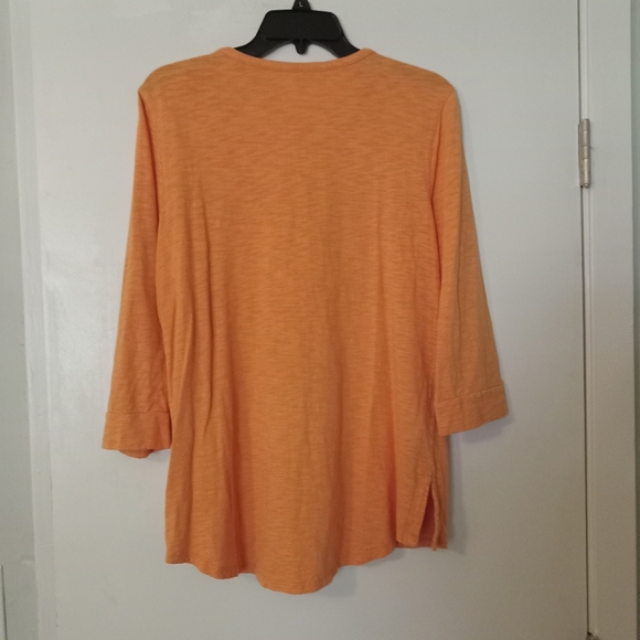 Chico's The Ultimate Tee Medium EUC Three Quarter Sleeves Light Pumpkin Color - Picture 2 of 5